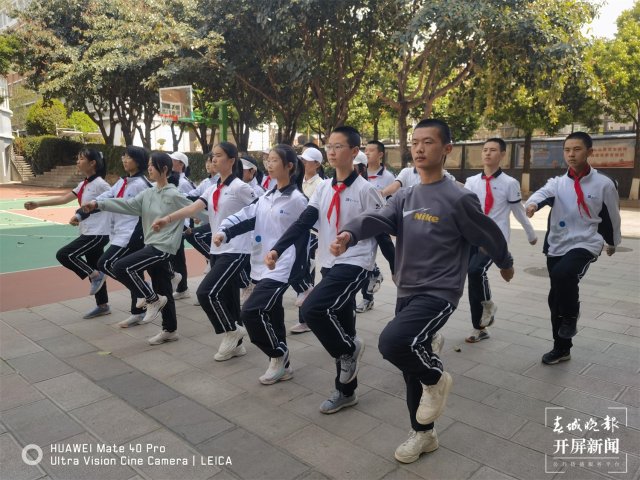 云大附中第二期国旗护卫队开班
