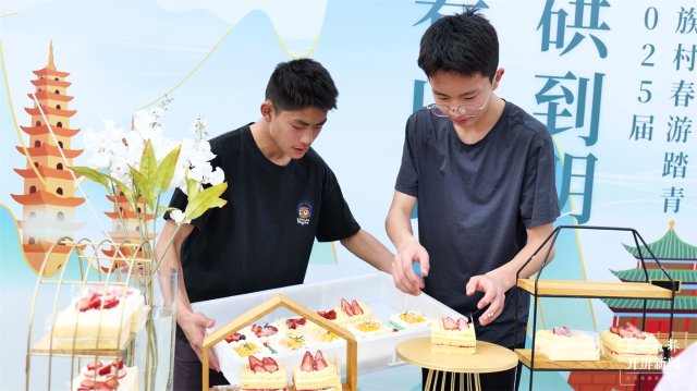 云大附中开展春游活动深化文化认同教育