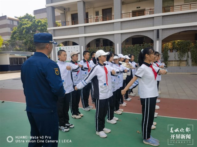 云大附中第二期国旗护卫队开班