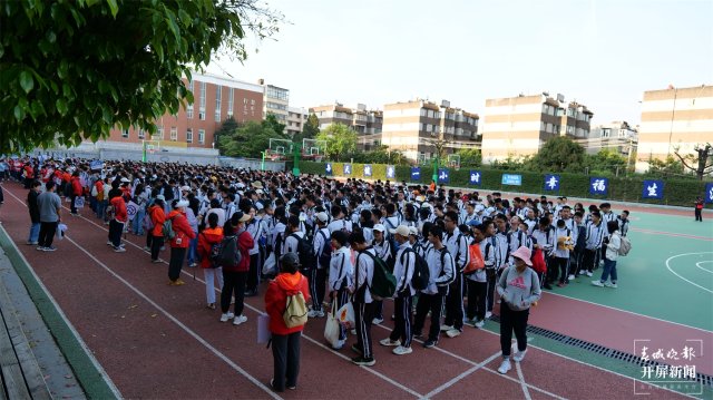 云大附中开展春游活动深化文化认同教育